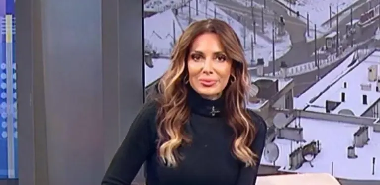 VODITELJKA RTS-A SE SKINULA I ZAPALILA INTERNET! Leži na plaži nauljena i preplanula, pokazala čime raspolaže (FOTO)