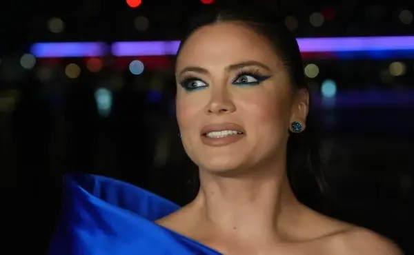 Sevnulo međunožje – Milica Pavlović sa šlicem do kuka